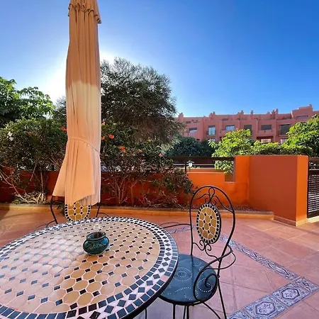 2-bedroom With Patio Next To Pool - *