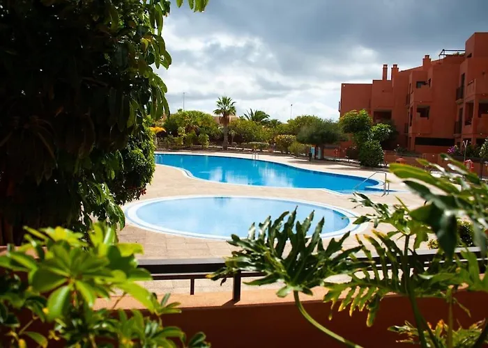 2-bedroom With Patio Next To Pool - Apartamento *
