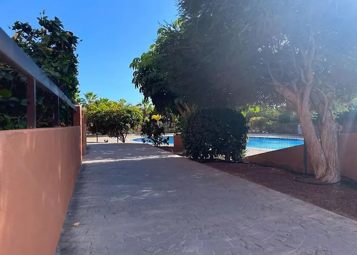 2-bedroom With Patio Next To Pool - Lejlighed *