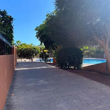 2-bedroom With Patio Next To Pool - Apartamento *