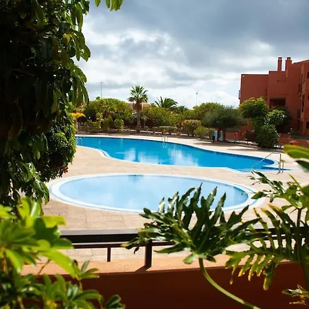 2-bedroom With Patio Next To Pool - Appartement *